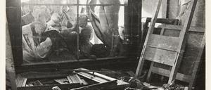 Während der deutschen Besatzung beschädigte Kunstwerke im Nationalmuseum in Warschau, 1945.