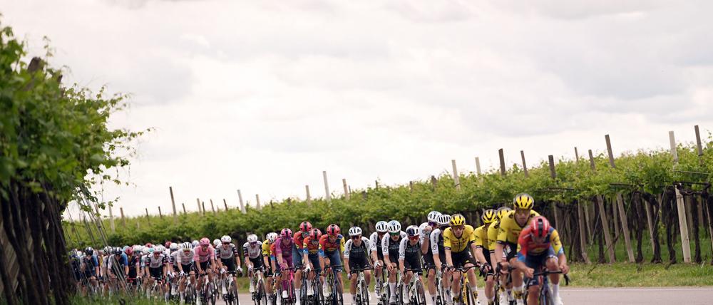 Die Fahrer auf der 13. des Giro d'Italia.