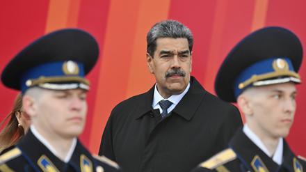 Venezuelas Machthaber Nicolás Maduro bei der Militärparade in Russland zum Gedenken des Sieges der Sowjetunion gegen Nazideutschland. Fängt auch der venezolanische Autokrat demnächst einen Krieg an?
