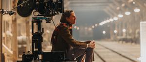 Wes Anderson am Babelsberger Set von „Der phönizische Meisterstreich“.