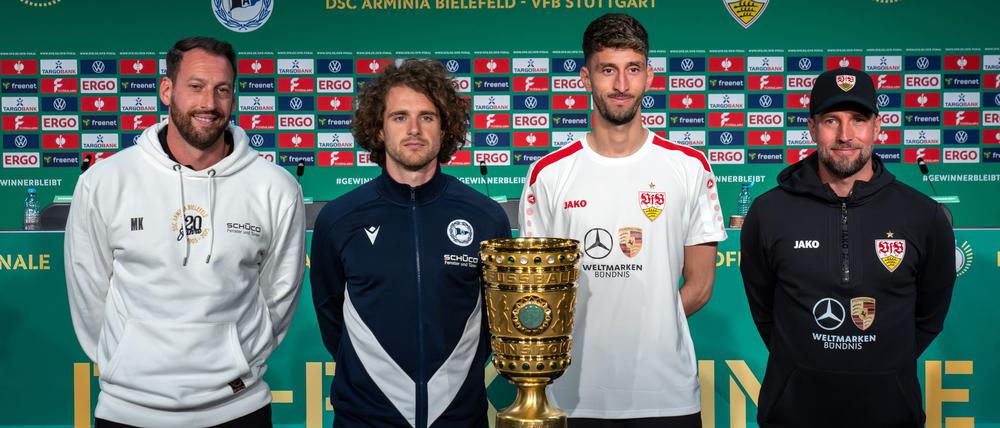 Mitch Kniat (l) und Mael Corboz (2.v.l) freuen sich auf das DFB-Pokalfinale.