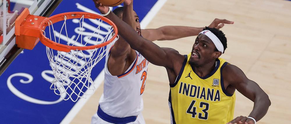 Pascal Siakam (rechts) überragte für die Indiana Pacers gegen die New York Knicks mit 39 Punkten.