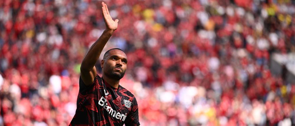  Jonathan Tah bei seinem Abschied aus Leverkusen.