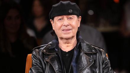 Scorpions-Sänger Klaus Meine plauderte in der Talkshow "3nach9" über Duschen und machte seiner Frau ein Liebesgeständnis.