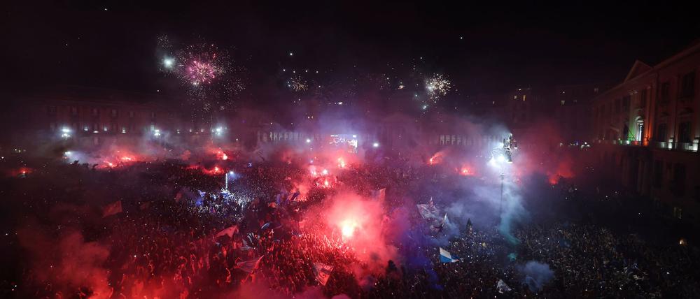 Neapels Fußballfans feiern den Meistertitel in Italien