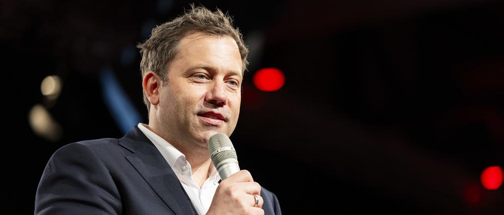 Lars Klingbeil, Bundesminister der Finanzen, Vizekanzler und SPD-Bundesvorsitzender, spricht beim Landesparteitag der SPD Niedersachsen.