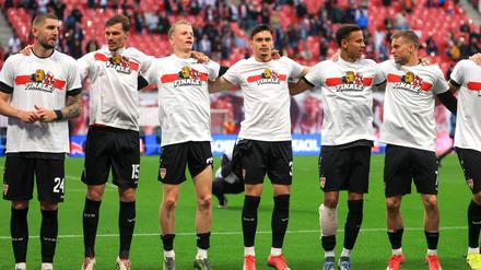 Aufs Pokalfinale stimmten Stuttgarts Spieler schon zuletzt nach dem 3:2 in Leipzig ein. Aber jetzt nerven die Trikots.