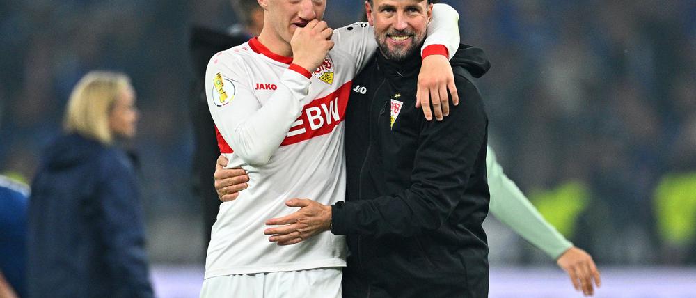 Angelo Stiller (l.) weiß noch nicht, ob er für die Nationalmannschaft fit sein wird.