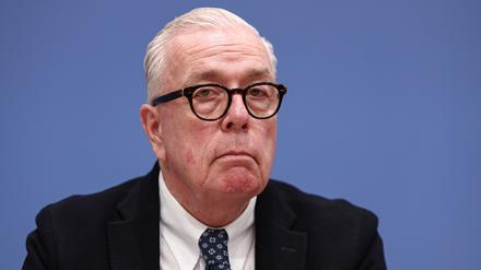 15.01.2025, Berlin: Klaus Reinhardt, Präsident der Bundesärztekammer, nimmt an einer Pressekonferenz zur Einführung der elektronischen Patientenakte (ePA) teil.