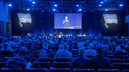 Die Mitgliederversammlung  von Hertha BSC am Sonntag in der Messe.