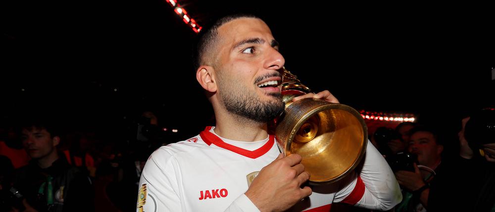 Deniz Undav war in bester Feierlaune nach dem Pokalsieg.