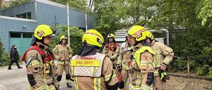 Feuerwehrleute bei einem Einsatz an der TU Berlin.