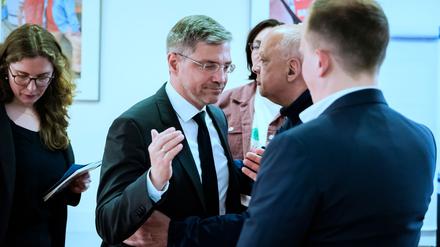 Mike Schubert (SPD, M), abgewählter Oberbürgermeister von Potsdam, verabschiedet sich. 