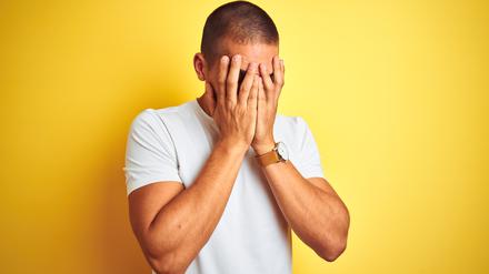 Jungen und Männer sind im Umgang mit Genitalverletzungen oft schamhafter als Frauen.