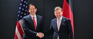 Johann Wadephul (CDU, rechts), Bundesaußenminister bei einem Treffen mit US-Außenminister Marco Rubio in der Türkei Mitte Mai.