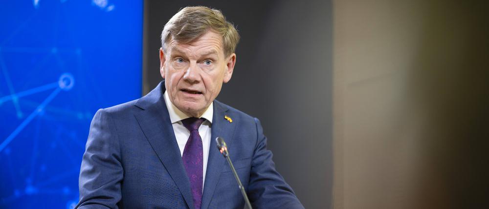 Johann Wadephul CDU, Bundesaussenminister, reist nach Madrid und Lissabon. Hier bei einer gemeinsamen Pressekonferenz mit dem Aussenminister von Spanien. Madrid, 26.05.2025.