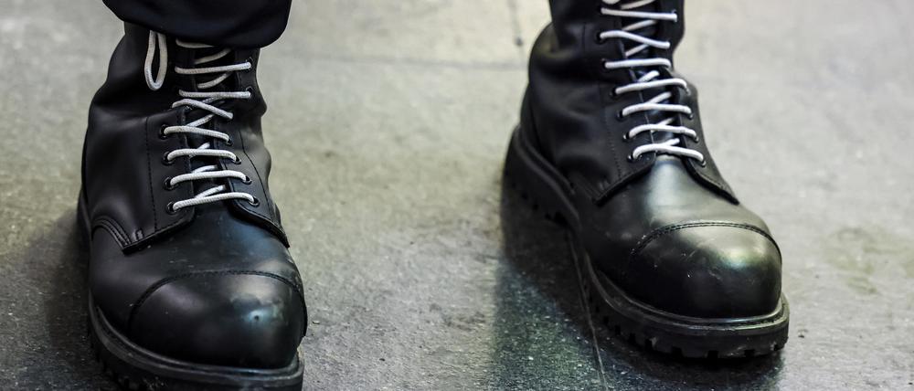 Springerstiefel sind bei jungen Neonazis inzwischen wieder in Mode. (Symbolbild)