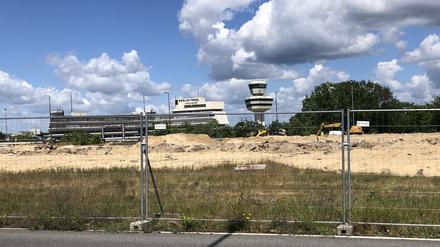 Der ehemalige Flughafen Tegel. Noch ziemlich brach.