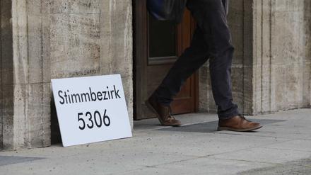 Ein Wahllokal am Campus Griebnitzsee in Potsdam.