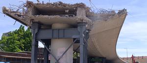 Abriss an der Westendbrücke.