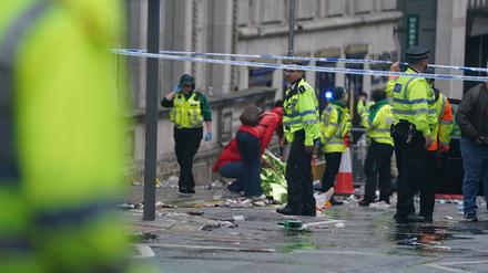 In Liverpool sind etliche Polizei- und Rettungskräfte im Einsatz.