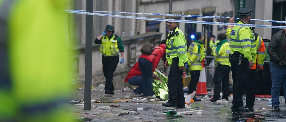 In Liverpool sind etliche Polizei- und Rettungskräfte im Einsatz.