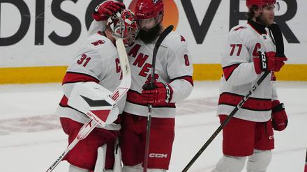 Die Carolina Hurricanes vermeiden den „Sweep“ gegen die Florida Panthers.