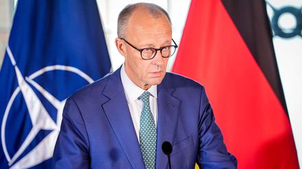 Bundeskanzler Friedrich Merz bei einem gemeinsamen Treffen mit dem finnischen Ministerpräsidenten in Finnland.