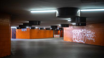 Seit ein paar Wochen ist es heller im „Tunnel des Grauens“, der Senat hat neue LED-Röhren angebracht.