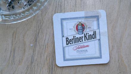 Bier der Marke Berliner Kindl Jubiläums Pilsener wird in der Lichtenberger Brauerei hergestellt.