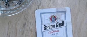 Bier der Marke Berliner Kindl Jubiläums Pilsener wird in der Lichtenberger Brauerei hergestellt. 