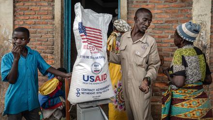 Noch gibt es etwas Unterstützung durch US-Nothilfe, wie hier in Burundi. Doch Trump hat deren faktisches Ende eingeleitet.