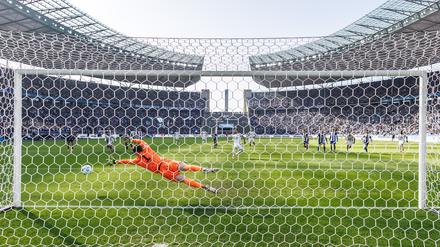 Wieder einer drin. An diesem Wochenende beginnt die 2. Bundesliga der Männer.