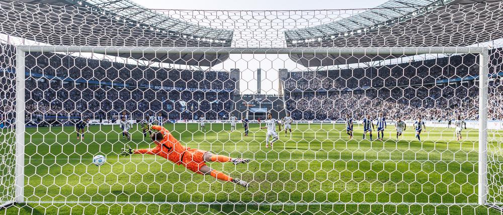 Wieder einer drin. An diesem Wochenende beginnt die 2. Bundesliga der Männer.