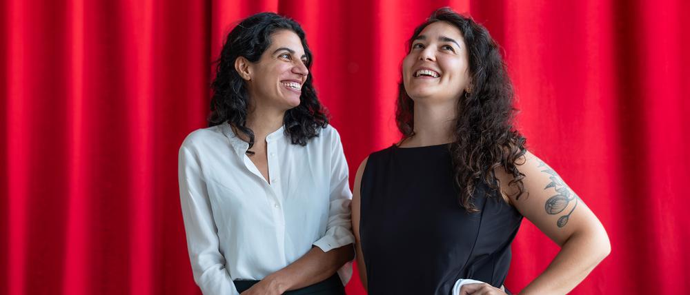 Die Kuratorinnen der 13. Berlin Biennale sind Zasha Colah and Assistentin Valentina Viviani.