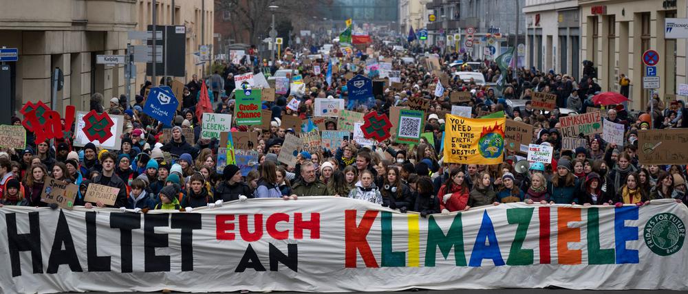 Die EU will bis Ende des Jahrzehnts eine Reduzierung der Treibhausgasemissionen um 55 Prozent. (Archivbild)