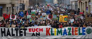 Die EU will bis Ende des Jahrzehnts eine Reduzierung der Treibhausgasemissionen um 55 Prozent. (Archivbild)