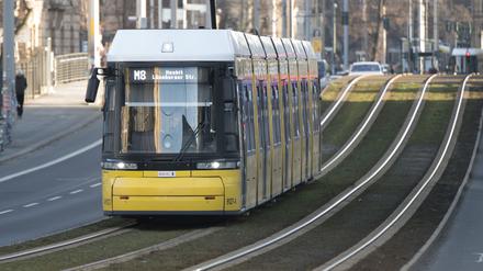 Eine Straßenbahn der BVG. Berliner Schüler fahren kostenlos mit.