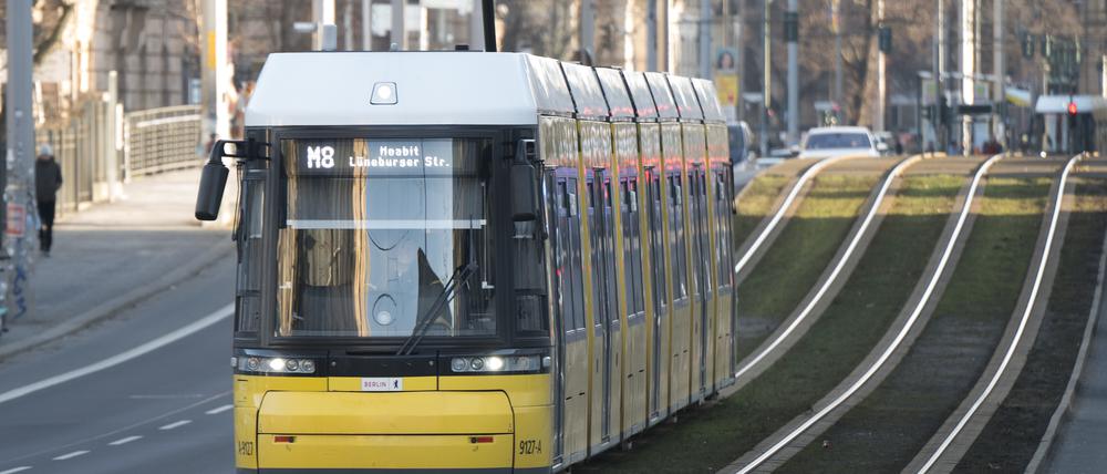 Eine Straßenbahn der BVG. Berliner Schüler fahren kostenlos mit.