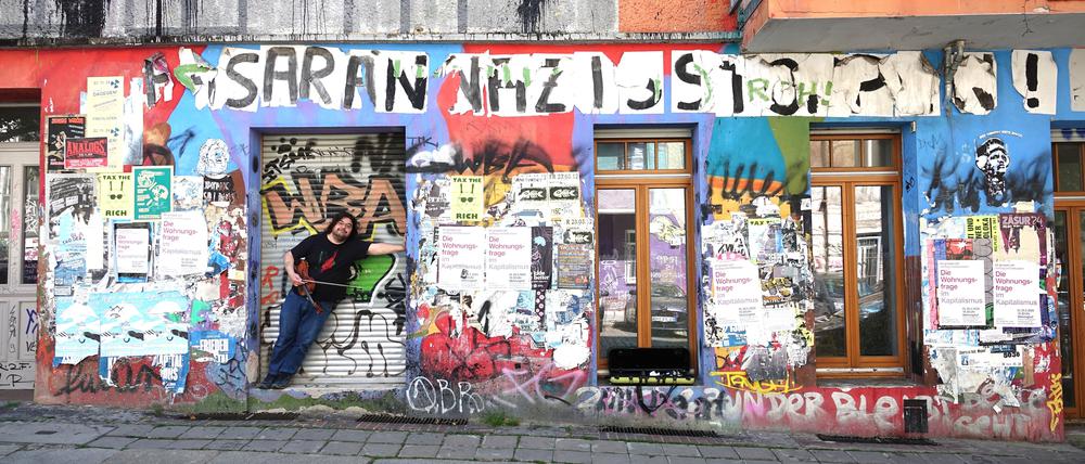 Der Musiker Paul Geigenzähler in der Liebigstraße