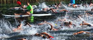 Der Berliner Volkstriathlon findet am 20. Juli 2025 zum 36. Mal an Krummer Lanke und Havel statt. Ausrichter ist der Zehlendorfer Verein "Die Weltraumjogger". Dieses Mal gab es bei der Genehmigung viel hin und her.