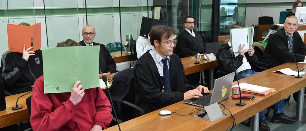 Nach einem mutmaßlich rechtsextrem motivierten Angriff auf SPD-Wahlkämpfer in Berlin ist der Prozess mit der Vernehmung von Zeugen fortgesetzt worden. (Archivbild) 