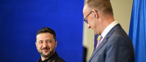 Der ukrainische Präsident Wolodymyr Selenskyj (l.) war am Mittwoch bei Bundeskanzler Friedrich Merz in Berlin zu Gast.