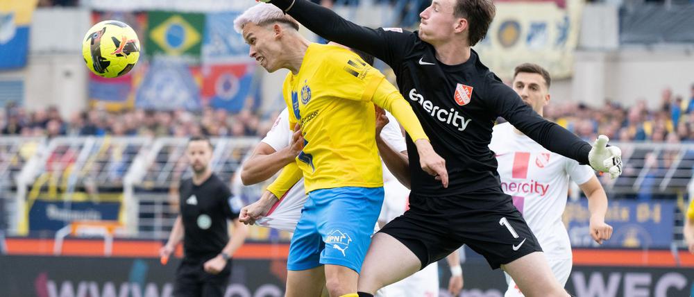 Lok Leipzig im Hinspiel der Drittliga-Relegation gegen Havelse.