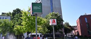 Die Einfahrt zum Klinikum „Ernst von Bergmann“. 