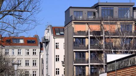 Der Mieterverein Berlin fordert mehr Regulierung des Wohnungsmarktes, um die steigenden Mieten zu bremsen. (Archivbild) 