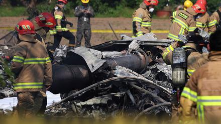 In Südkorea ist ein Patrouillenflugzeug der Marine mit vier Menschen an Bord abgestürzt.