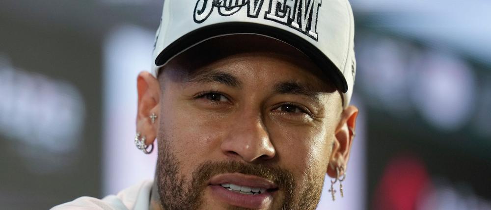 Neymar kennt sich im deutschen Fußball offenbar nicht mehr aus.