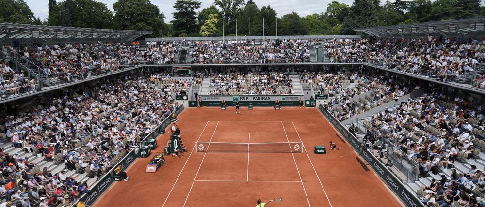 In einem der schönsten Stadien zog Alexander Zverev in Runde drei ein.