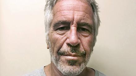 17.08.2019, USA, New York: Dieses Foto, zur Verfügung gestellt vom New York State Sex Offender Registry, zeigt Jeffrey Epstein. 